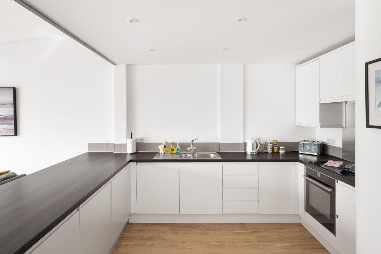 Lancing Beach Apartment. Екстер'єр фото